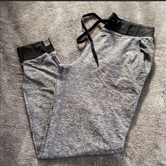 Vs pink Large heathered grey cowl neck pullover & joggers/pants sweatsuit - Picture 10 of 12